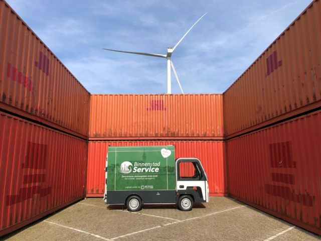 LEV tussen containers 1024x768